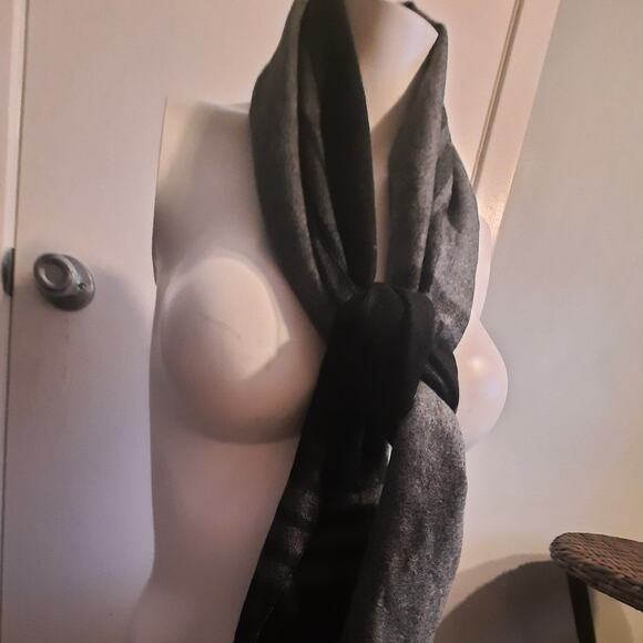 Bleu Nero New York Gray Plaid Viscose Scarf Cozycore Minimalist Winter Quietlux - Picture 8 of 8